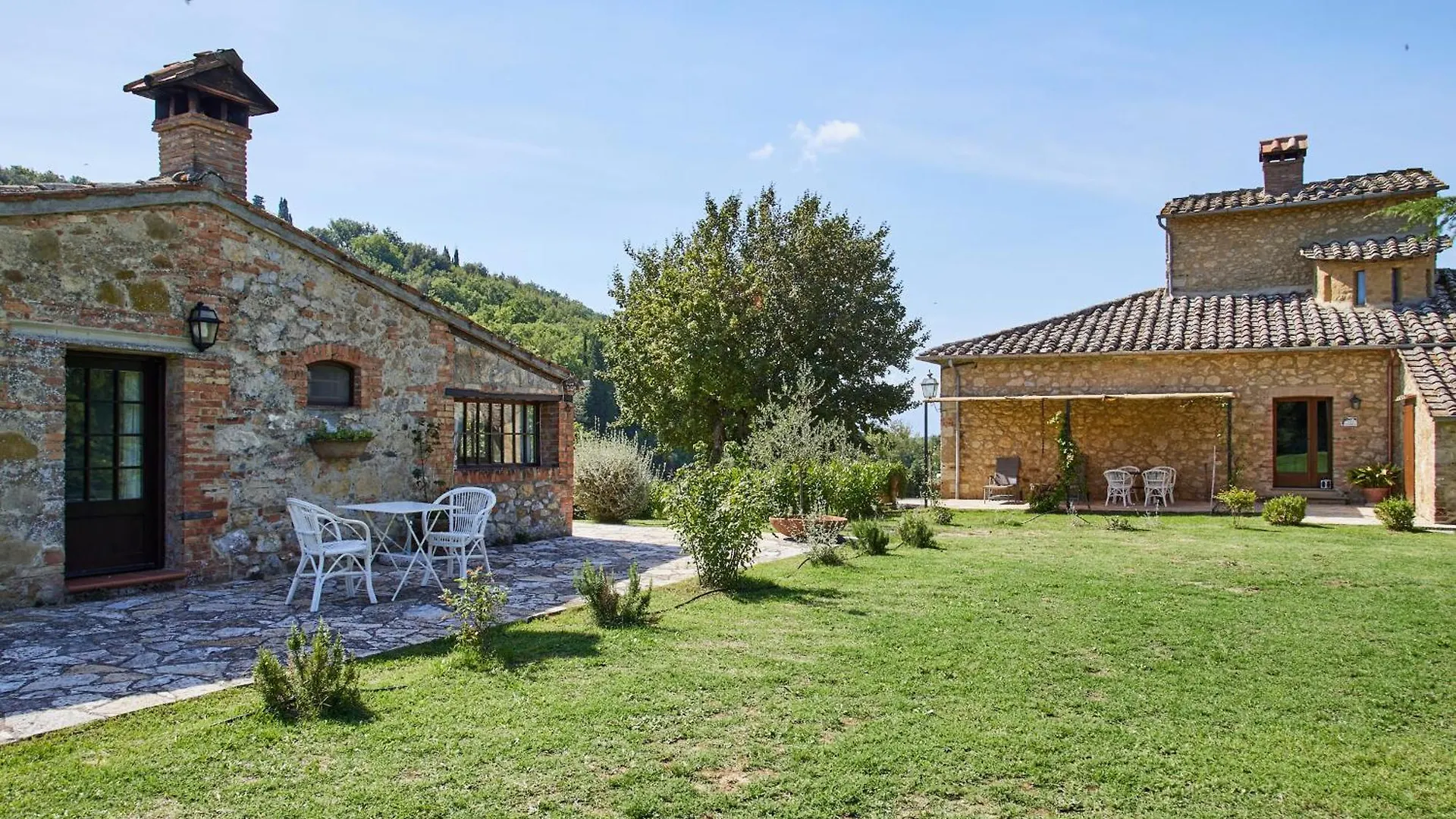 Farm stay Podere La Paolina Villa Montefollonico Italy